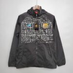 Chaqueta cortavientos negra