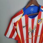 Camiseta Retro Atlético de Madrid 2004/05 diseño lateral