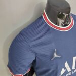 Primera equipación Player Version París Saint-Germain 2021/22 diseño lateral