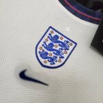 Primera equipación Player Version Inglaterra 2020/21 diseño frontal y logos