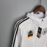 Cortavientos Alemania 2021/22 diseño lateral