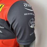 Polo Ferrari 2022 hombro 2