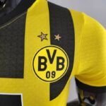 Camiseta Borussia Dortmund Primera Equipación 2022-2023 Versión jugador escudo Camiseta Borussia Dortmund Primera Equipación 2022-2023 Versión jugador escudo