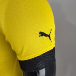 Camiseta Borussia Dortmund Primera Equipación 2022-2023 Versión jugador hombro Camiseta Borussia Dortmund Primera Equipación 2022-2023 Versión jugador hombro