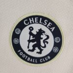 ESCUDO Camiseta de Chelsea Tercera Equipación 2223 Versión Aficionado ESCUDO Camiseta de Chelsea Tercera Equipación 2223 Versión Aficionado