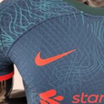 MARCA Camiseta Liverpool Tercera Equipación 2022-2023 Versión Jugador MARCA Camiseta Liverpool Tercera Equipación 2022-2023 Versión Jugador