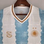 PECHO Camiseta de la Selección Argentina Edición Conmemorativa 2022 Versión Aficionado PECHO Camiseta de la Selección Argentina Edición Conmemorativa 2022 Versión Aficionado