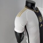 PECHO LATERAL Camiseta de la Selección de Alemania Blanco y Negro 2022 Versión Jugador