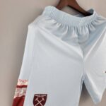 PIERNA LATERAL Pantalón Corto del West Ham United Primera Equipación 2223 PIERNA LATERAL Pantalón Corto del West Ham United Primera Equipación 2223
