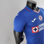 camiseta primera equipación Cruz Azul 2022 -2023 versión jugador - lateral camiseta primera equipación Cruz Azul 2022 -2023 versión jugador - lateral