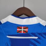 Camiseta Real Sociedad primera equipación 2022 - 2023 versión fan cuello posterior Camiseta Real Sociedad primera equipación 2022 - 2023 versión fan cuello posterior