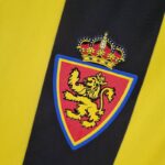 Camiseta Real Zaragoza segunda equipación 2022 - 2023 versión fan escudo Camiseta Real Zaragoza segunda equipación 2022 - 2023 versión fan escudo