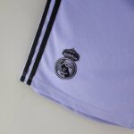 Pantalón corto Real Madrid segunda equipación 2022-2023 escudo Pantalón corto Real Madrid segunda equipación 2022-2023 escudo