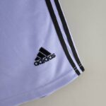 Pantalón corto Real Madrid segunda equipación 2022-2023 marca Pantalón corto Real Madrid segunda equipación 2022-2023 marca