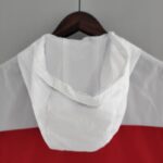 capucha Cortavientos Nike Rojo y Blanco