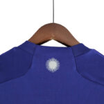 Camiseta alternativa de Argentina color violeta cuello anterior