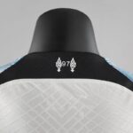 Camiseta del Liverpool segunda equipación 22-23 versión jugador - cuello posterior