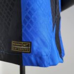 Camiseta Inter Milan primera equipación 22-23 - versión jugador - etiqueta Camiseta Inter Milan primera equipación 22-23 - versión jugador - escudo