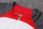 Cuello del chándal blanco del Liverpool 2022-2023