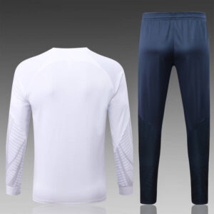 Dorso del conjunto de chandal blanco de la Federación Francesa de Fútbol 2022-2023