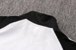 Dorso del cuello de la chaqueta del chándal blanco de la Juventud 2022-2023