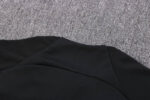 Dorso del cuello de la chaqueta del chándal negro del Chelsea 2022-2023 Dorso del cuello de la chaqueta del chándal negro del Chelsea 2022-2023