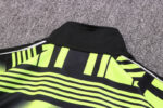 Dorso del cuello del chándal negro del Borussia Dortmunt 2022-2023