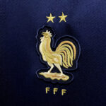 Camiseta Francia Qatar primera equipación 2022-2023 escudo