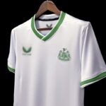 Camiseta Newcastle tercera equipación 2022-2023 lateral
