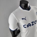 Camiseta Olympique de Marsella versión jugador local 2022-2023 lateral Camiseta Olympique de Marsella versión jugador local 2022-2023 lateral