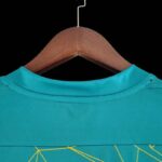 Camiseta de visitantes Wolverhampton 2022-2023 dorso del cuello Camiseta de visitantes Wolverhampton 2022-2023 dorso del cuello