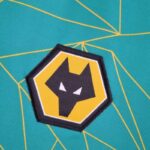 Camiseta de visitantes Wolverhampton 2022-2023 escudo Camiseta de visitantes Wolverhampton 2022-2023 escudo