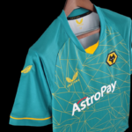 Camiseta de visitantes Wolverhampton 2022-2023 lateral Camiseta de visitantes Wolverhampton 2022-2023 lateral