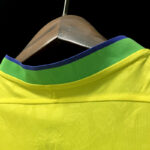 Camiseta local de Brasil mujer versión fan 22-23 dorso del cuello Camiseta local de Brasil mujer versión fan 22-23 dorso del cuello