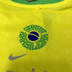 Camiseta local de Brasil mujer versión fan 22-23 logo Camiseta local de Brasil mujer versión fan 22-23 logo