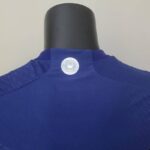 Camiseta Argentina para el Mundial Qatar color violeta 2022 -versión jugador dorso del cuello