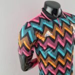 Polo Juventus versión jugador 2022-2023 lateral