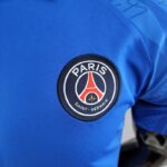 Polo PSG Azul 2022-2023 escudo