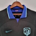 Atlético de Madrid segunda equipación 2022-2023 cuello frontal Atlético de Madrid segunda equipación 2022-2023 cuello frontal