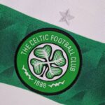 Camiseta Celtic primera equipación 2022-2023 escudo