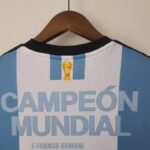 Camiseta Edición Conmemorativa Campeón Argentina 2022 dorso del cuello Camiseta conmemoración argentina cuello anterior