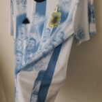 Camiseta Edición Conmemorativa Campeón Argentina 2022 lateral Camiseta conmemoración argentina lateral
