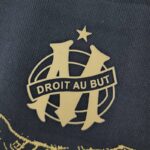 Camiseta Olympique de Marsella edición conmemorativa 2022-2023 escudo