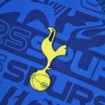 Camiseta Tottenham Edición Especial 2022-2023 escudo
