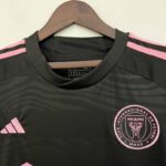 Camiseta Inter Miami primera equipación 2023-2024 cuello frontal