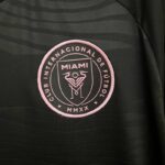 Camiseta Inter Miami primera equipación 2023-2024 escudo