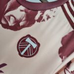 Camiseta Portland Timbers segunda equipación 2022-2023 escudo