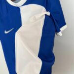 camiseta atlético de madrid azul y blanco lateral