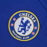 camiseta chelsea mujer azul escudo