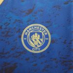 camiseta edición especial manchester city azul escudo camiseta edición especial manchester city azul escudo